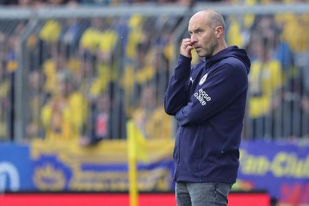 Vor Relegation: Braunschweig stellt Trainer Scherning frei Vor Relegation: Braunschweig stellt Trainer Scherning frei