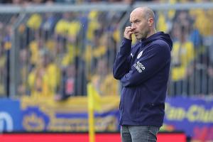 Vor Relegation: Braunschweig stellt Trainer Scherning frei