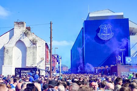 Nach 133 Jahren verabschiedet sich die Herrenmannschaft von Everton vom Heimstadion Goodison Park. Am Sonntag (18. Mai) fand hier das letzte Premier-League-Spiel...