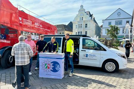 Infostand der Kriminalprävention der KPB Unna Infostand der Kriminalprävention der KPB Unna