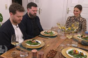 "Dinner"-Kandidatin verblüfft ihre Gäste schon beim ersten Aufeinandertreffen