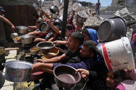 Erste Hilfsgüter erreichen Gaza - Kämpfe gehen weiter