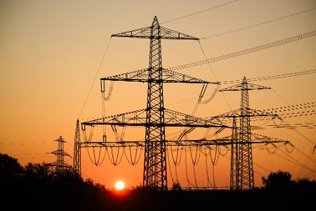 Ausschlaggebend für die schwache Entwicklung der Erzeugerpreise waren einmal mehr die Energiekosten. Vor allem bei elektrischem Strom und bei Mineralölerzeugnissen gingen die Preise zurück. Ausschlaggebend für die schwache Entwicklung der Erzeugerpreise waren einmal mehr die Energiekosten. Vor allem bei elektrischem Strom und bei Mineralölerzeugnissen gingen die Preise zurück.