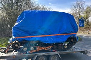 Kettenfahrzeug aus dem Zweiten Weltkrieg auf der A2/Bielefelder Zoll stoppt Gespann ohne Zolldokumente