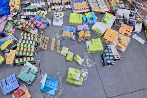 Osnabrück: Polizei durchsucht Kiosk - Illegale Vapes und Feuerwerkskörper beschlagnahmt