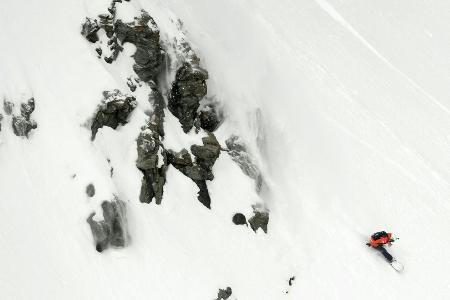 Schweizer Snowboard-Talent stirbt bei Lawinenunglück Schweizer Snowboard-Talent stirbt bei Lawinenunglück
