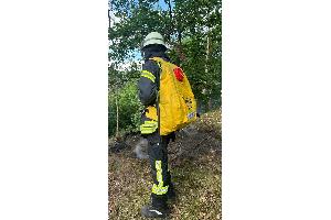 Vegetationsbrand in abgelegener Hanglage - 70 Kräfte im Einsatz