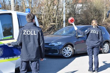Beispielbild Hauptzollamt Augsburg - Kontrolle der FKS Beispielbild Hauptzollamt Augsburg - Kontrolle der FKS
