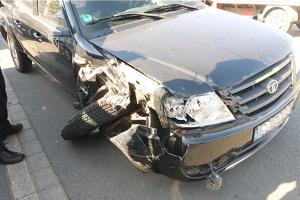 Unfall verursacht und Zeugen geschlagen - 2505094