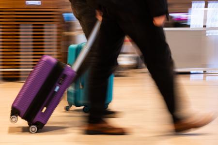 Verbraucherschützer gehen gegen Handgepäck-Gebühr vor