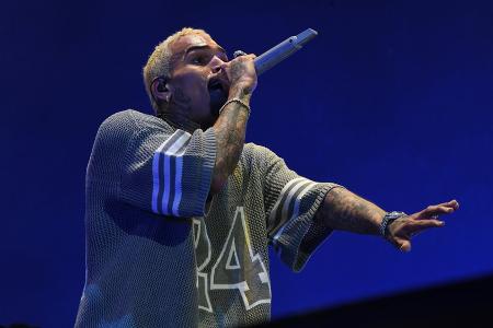 Chris Brown kommt nach Zahlung einer Millionen-Kaution frei Chris Brown kommt nach Zahlung einer Millionen-Kaution frei