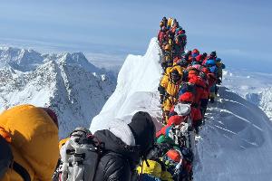 Kletterer mit Edelgas schneller auf dem Everest