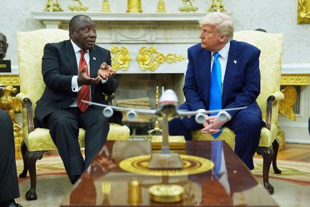 "Genozid"-Vorwurf: Trump führt Südafrikas Präsidenten vor