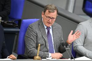 Ramelow erklärt leeren Plenarsaal