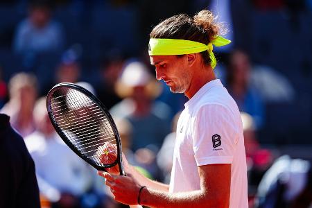 Dämpfer vor Paris: Angeschlagener Zverev scheitert in Hamburg Dämpfer vor Paris: Angeschlagener Zverev scheitert in Hamburg