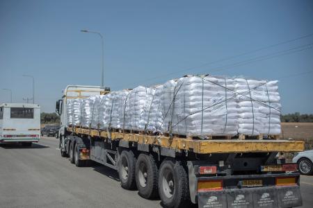 Nach israelischen Angaben sind weitere Lastwagen mit Hilfsgütern im Gazastreifen angekommen. (Archivbild) Nach israelischen Angaben sind weitere Lastwagen mit Hilfsgütern im Gazastreifen angekommen. (Archivbild)