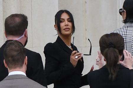Kim Kardashian hat ihr Jurastudium abgeschlossen Kim Kardashian hat ihr Jurastudium abgeschlossen