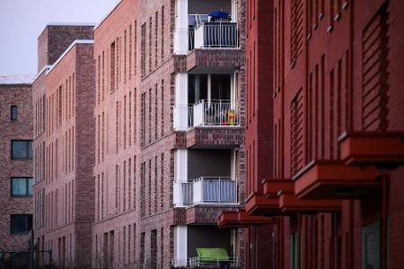 Vor allem bei Mehrfamilienhäusern stiegen die neu vergebenen Kredite sprunghaft (Archivbild)