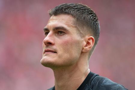 Im Gespräch: Patrik Schick (Bayer Leverkusen) - Laut 'Sport Bild' steht Patrik Schick beim FC Bayern als potenzieller Backup für Stürmer-Superstar Harry Kane auf dem Zettel. Günstig wäre der Torjäger von Bayer Leverkusen aber nicht: Rund 25 Millionen Euro wurden als Preisschild ins Gespräch gebracht.