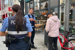 Schwerpunktkontrolle Polizei und Ordnungsamt in der Fußgängerzone