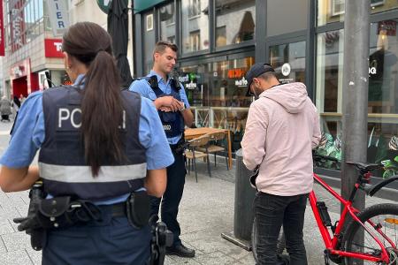 Schwerpunktkontrolle in der Fußgängerzone Schwerpunktkontrolle in der Fußgängerzone