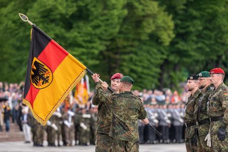 Die Panzerbrigade 45 der Bundeswehr ist dauerhaft in Litauen stationiert und soll die Ostflanke der NATO unterstützen.