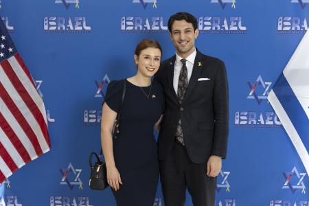 Sie standen kurz vor der Verlobung. Der mutmaßliche Täter, der sie erschossen hat, handelte offenbar aus Solidarität mit dem Schicksal der Palästinenser im Nahen Osten. Ihm könnte die Todesstrafe drohen. Sie standen kurz vor der Verlobung. Der mutmaßliche Täter, der sie erschossen hat, handelte offenbar aus Solidarität mit dem Schicksal der Palästinenser im Nahen Osten. Ihm könnte die Todesstrafe drohen.