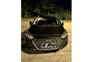 Beschädigte Frontscheibe am Hyundai
