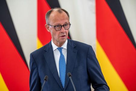 Kanzler Merz telefonierte erstmals seit seinem Amtsantritt mit dem chinesischen Präsidenten Xi. Kanzler Merz telefonierte erstmals seit seinem Amtsantritt mit dem chinesischen Präsidenten Xi.
