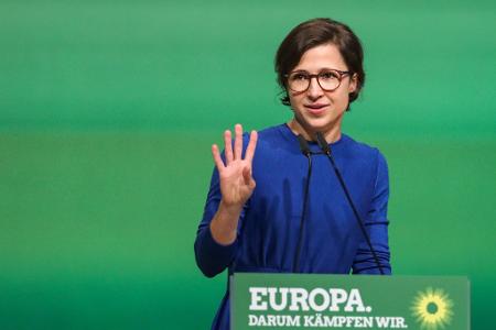 Die Grünen-Politikerin Neumann sieht den Spionageangriff im Zusammenhang mit ihrem Einsatz für Demokratie und Menschenrechte im Iran. (Archivbild) Die Grünen-Politikerin Neumann sieht den Spionageangriff im Zusammenhang mit ihrem Einsatz für Demokratie und Menschenrechte im Iran. (Archivbild)