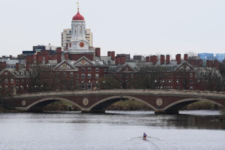 Die Harvard University in Cambridge in der Nähe von Boston (Massachusetts) an der US-Ostküste zählt zu den renommiertesten Hochschulen der Welt. (Archivbild)
