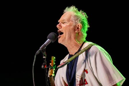 Loudon Wainwright III.