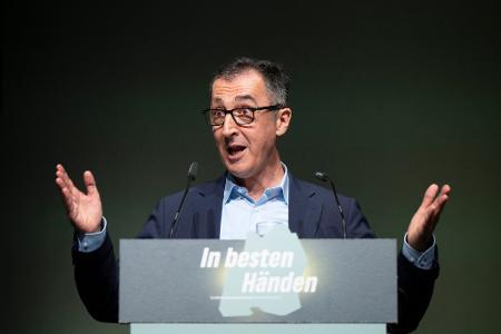 Cem Özdemir führt die Grünen im Südwesten in die nächste Landtagswahl und soll Nachfolger von Ministerpräsident Winfried Kretschmann werden. Cem Özdemir führt die Grünen im Südwesten in die nächste Landtagswahl und soll Nachfolger von Ministerpräsident Winfried Kretschmann werden.