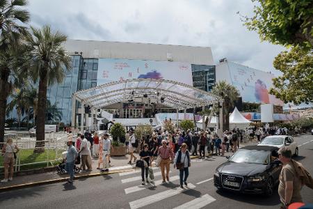 Die Stadt Cannes und die umliegenden Gebiete sind derzeit von einem Stromausfall betroffen. (Archivbild) Die Stadt Cannes und die umliegenden Gebiete sind derzeit von einem Stromausfall betroffen. (Archivbild)