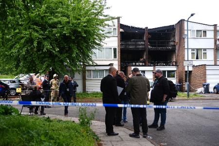Die Polizei wurde zu dem Hausbrand gerufen. Die Polizei wurde zu dem Hausbrand gerufen.