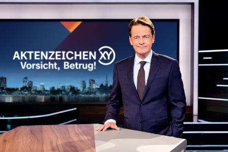 "Ich bin nicht ängstlich, aber umsichtig": Rudi Cerne im Interview zu "Aktenzeichen XY... Vorsicht, Betrug!"