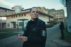 Straftäterinnen klagen im ZDF über Frauenknast - JVA-Beamtin empfindet "absolut kein Mitleid"