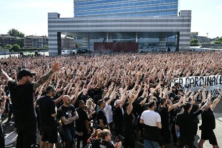 Italien: AC-Mailand-Fans protestieren gegen Vereinsspitze Italien: AC-Mailand-Fans protestieren gegen Vereinsspitze