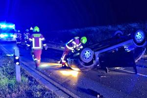 Alleinunfall mit dem Auto: 22-Jähriger schwer verletzt - 2505104