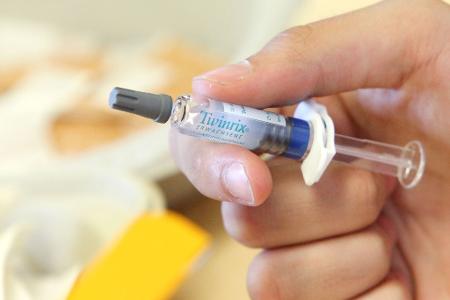 Doppelter Schutz: Es gibt Kombi-Impfstoffe, die vor Hepatitis A und B schützen. 
