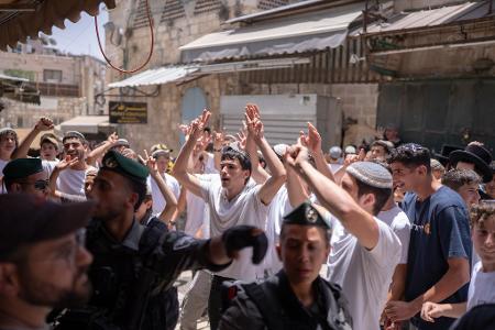 Der Flaggenmarsch verläuft jedes Jahr auch durch muslimische Viertel in Jerusalem, was Palästinenser als extreme Provokation sehen.