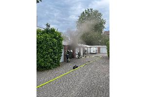Feuer in einer Garagenanlage