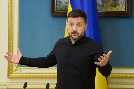 Selenskyj sieht Anzeichen, dass Russland eine neue Offensive vorbereitet. (Archivbild)