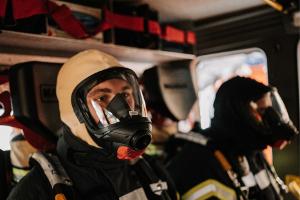 Brand eines Kleintransporters auf der Bundesautobahn 1