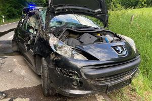 Nach Kollision überschlagen