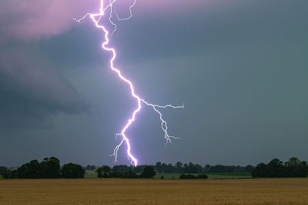 Am Mittwoch werden Gewitter in Deutschland erwartet. (Symbolbild) Am Mittwoch werden Gewitter in Deutschland erwartet. (Symbolbild)