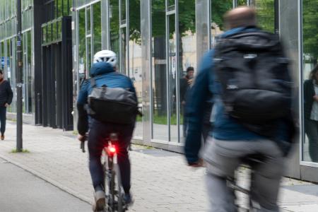 Gerade in Deutschland bieten viele Unternehmen ihren Mitarbeitern Fahrradleasing an. Gerade in Deutschland bieten viele Unternehmen ihren Mitarbeitern Fahrradleasing an.