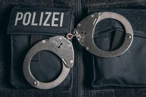 Bundespolizei vollstreckt im Rahmen der wiedereingeführten Grenzkontrollen einen Haftbefehl wegen schweren Raubes