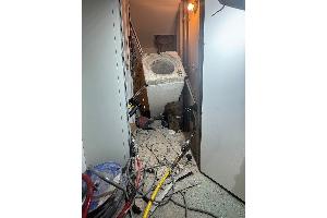 Schwerer Arbeitsunfall in Wohnhochhaus - Arbeiter von Betonteil eingeklemmt und reanimiert