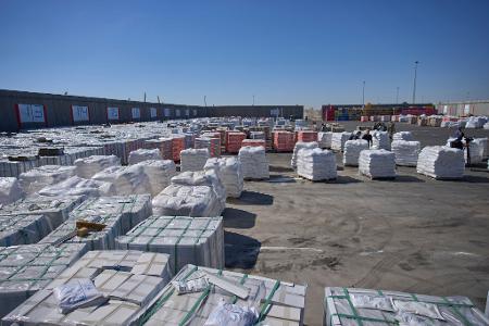Humanitäre Hilfsgüter am Grenzübergang zwischen Israel und dem Gazastreifen. 